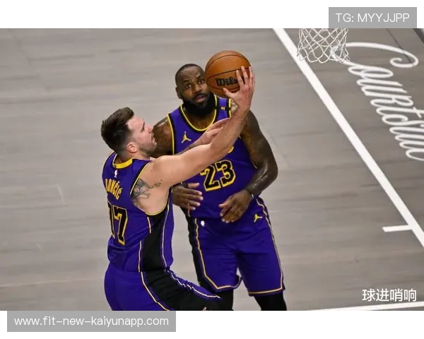 湖人在季后赛中詹姆斯砍下50分，带队完成史诗逆转！，湖人队 詹姆斯